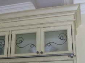 upper-kitchen-cabinet-leaded-glass-toronto