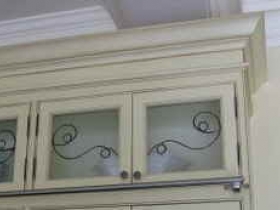 upper-kitchen-cabinet-leaded-glass-toronto